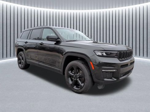 Certified 2025 Jeep Grand Cherokee L Limited w/ Luxury Tech Group II AWD/4WD image 2