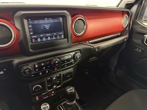 Used 2018 Jeep Wrangler Unlimited Rubicon w/ Cold Weather Group image 20