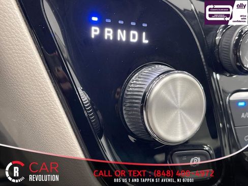 Used 2022 Chrysler Pacifica Touring-L image 22
