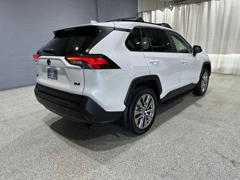 Used 2022 Toyota RAV4 XLE Premium FWD image 3