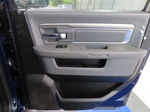 Used 2019 RAM 1500 Big Horn AWD/4WD image 32