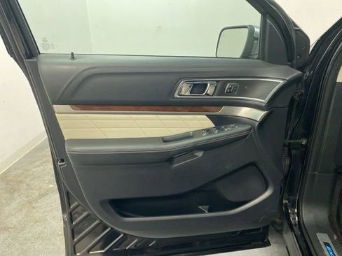 Used 2019 Ford Explorer Platinum image 20