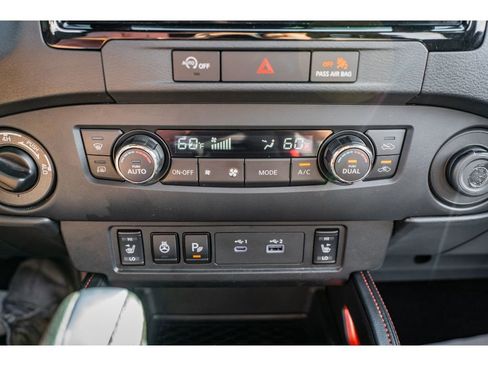 Used 2023 Nissan Frontier PRO-4X w/ Pro-4X Premium Package image 17