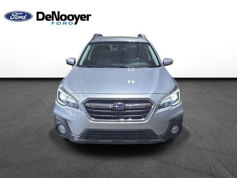 Used 2018 Subaru Outback 2.5i Limited AWD/4WD image 2
