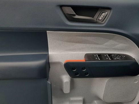 Certified 2024 Ford Maverick XLT w/ XLT Luxury Package image 8