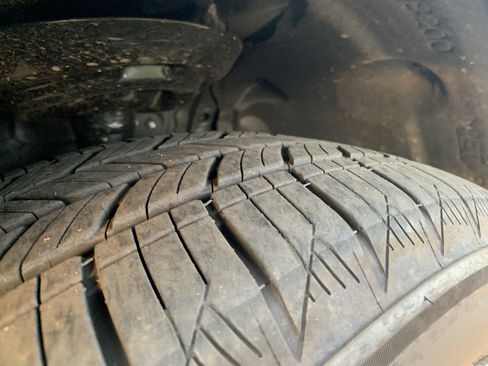 Used 2025 Lexus RX 450h AWD w/ Luxury Package image 12