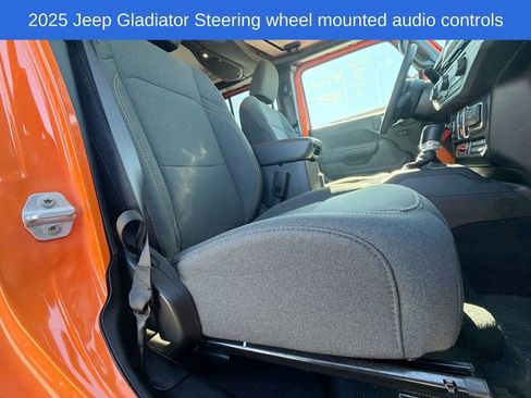 Used 2025 Jeep Gladiator Sport AWD/4WD image 16