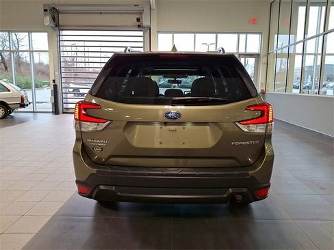 Certified 2022 Subaru Forester Premium w/ Popular Package #1 image 5