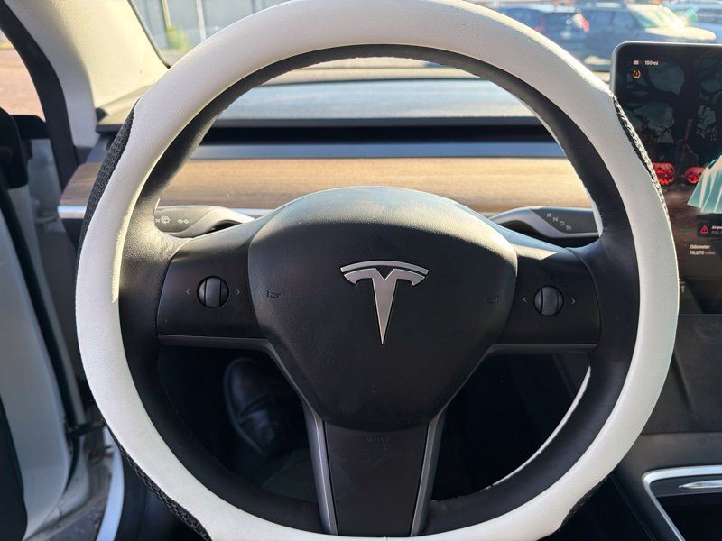 Used 2022 Tesla Model Y Long Range AWD/4WD image 15