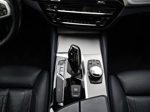 Used 2020 BMW M550i xDrive w/ Premium Package AWD/4WD image 32