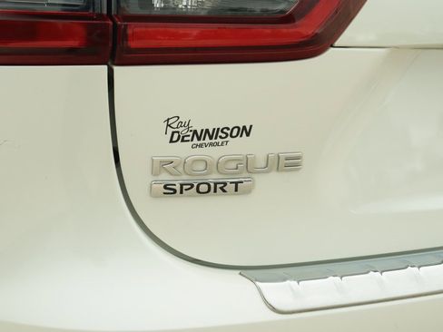 Used 2021 Nissan Rogue Sport SV image 31