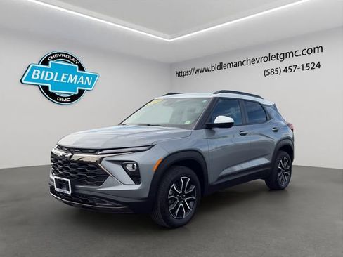 Used 2024 Chevrolet TrailBlazer ACTIV w/ Driver Confidence Package AWD/4WD image 3