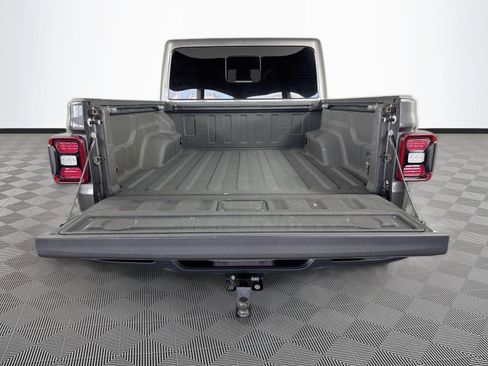 Used 2021 Jeep Gladiator Overland w/ Popular Equipment Package AWD/4WD image 25