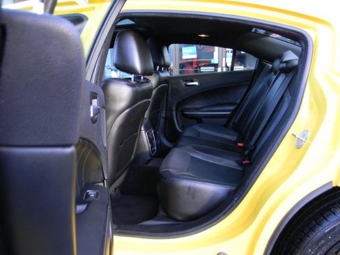 Used 2017 Dodge Charger SXT w/ AWD Plus Group image 12