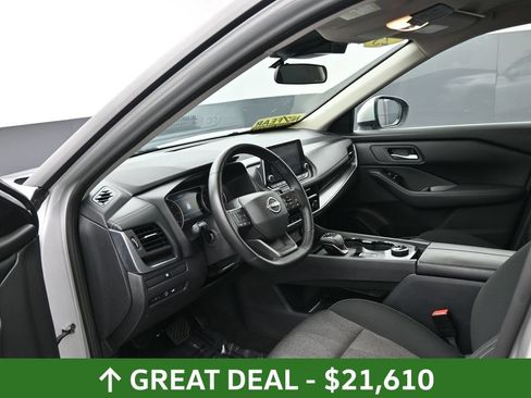 Used 2025 Nissan Rogue SV AWD/4WD image 17
