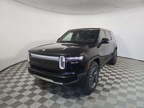 Used 2025 Rivian R1S Adventure AWD/4WD image 1