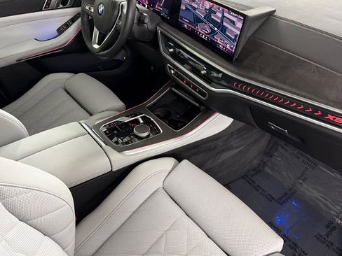 Used 2024 BMW X5 xDrive50e image 16