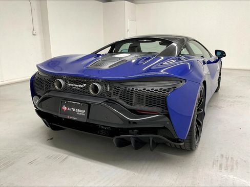 Used 2023 McLaren Artura RWD image 45