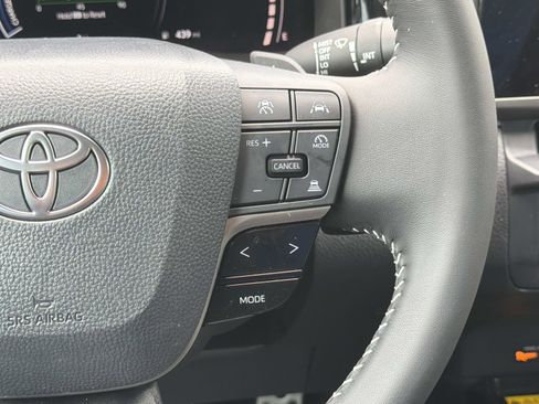 Used 2026 Toyota Camry SE FWD image 14