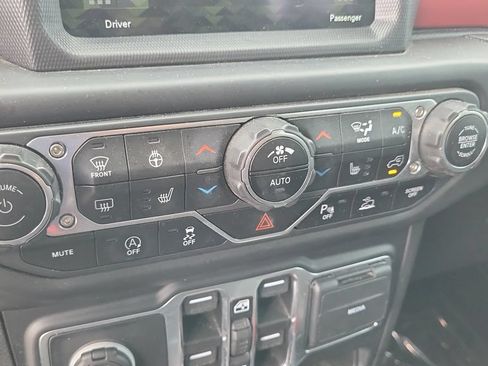 Used 2021 Jeep Gladiator Rubicon AWD/4WD image 15