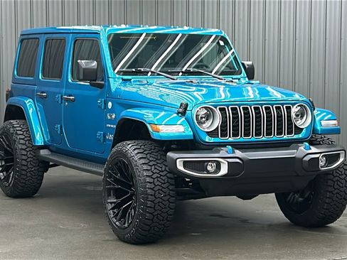 Used 2024 Jeep Wrangler Unlimited Sahara image 7