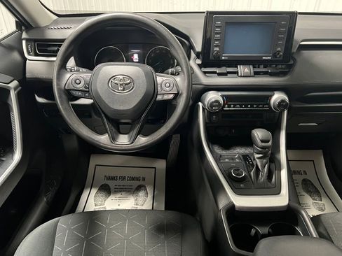 Used 2020 Toyota RAV4 XLE image 4