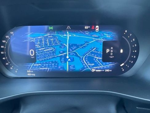 Certified 2025 Volvo XC40 B5 Plus AWD/4WD image 23