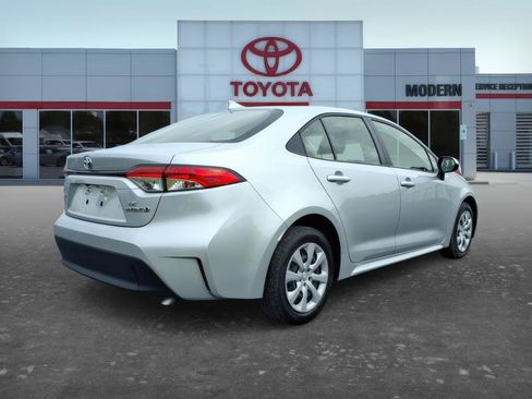 Used 2024 Toyota Corolla LE FWD image 6