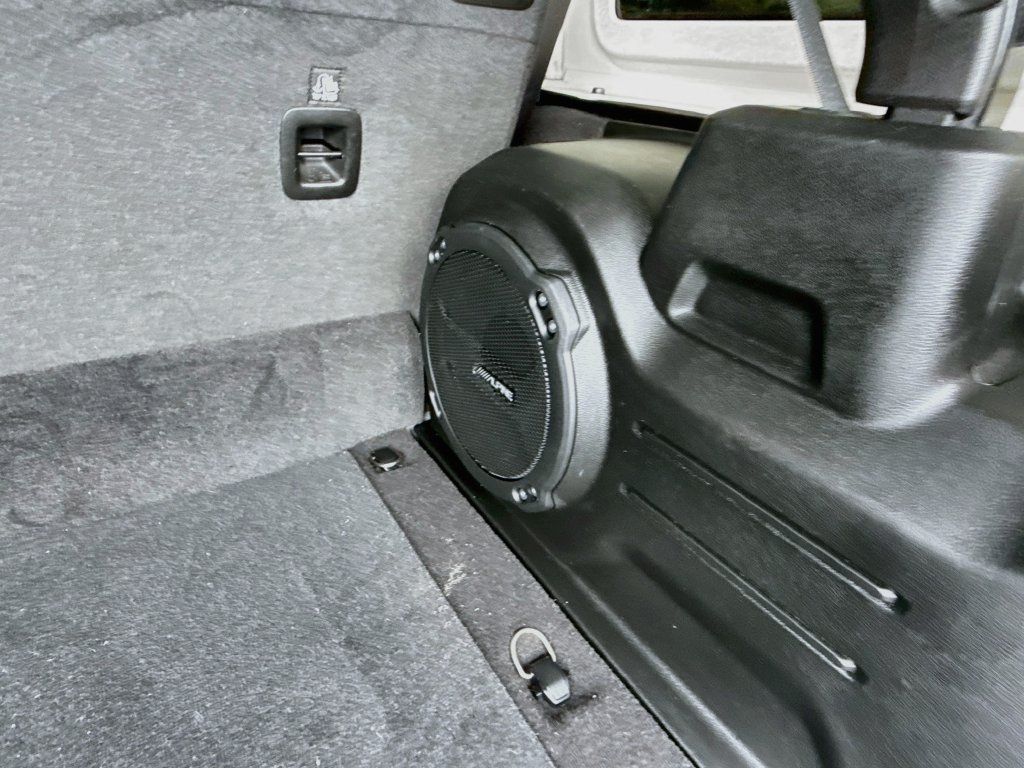 Used 2023 Jeep Wrangler Unlimited Sahara AWD/4WD image 31