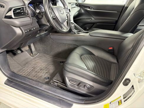 Used 2023 Toyota Camry SE image 9
