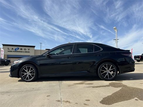 Certified 2023 Toyota Camry SE w/ Convenience Package image 2