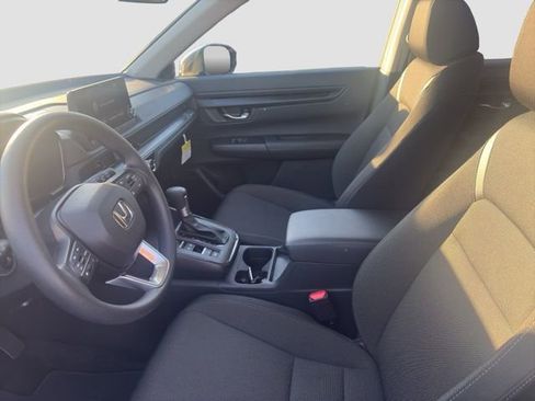 Used 2025 Honda CR-V LX image 9