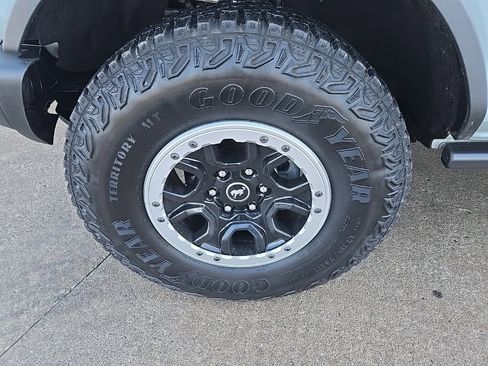 Used 2023 Ford Bronco Badlands w/ Sasquatch Package image 28