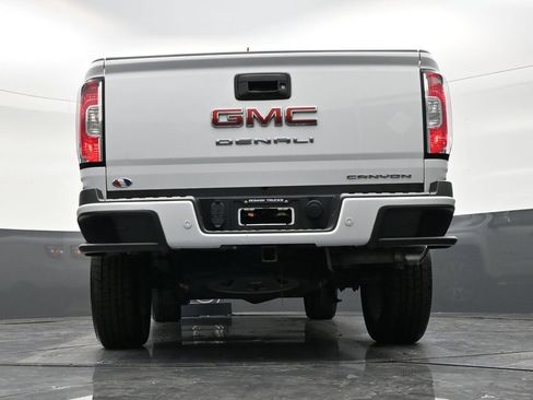 Used 2022 GMC Canyon Denali RWD image 24