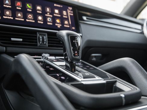 Certified 2023 Porsche Cayenne image 27