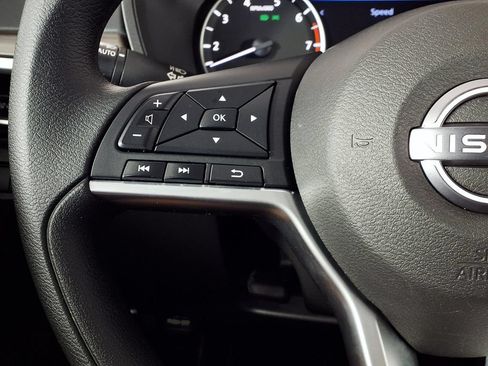 Used 2025 Nissan Altima 2.5 SV FWD image 19