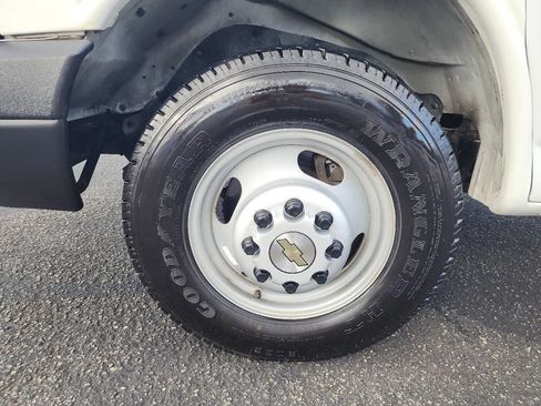 Used 2007 Chevrolet Express 3500 image 18