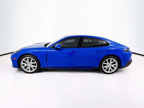 Used 2025 Porsche Panamera image 2