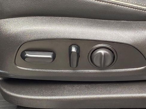 Used 2019 GMC Terrain Denali w/ Advanced Safety Package image 15