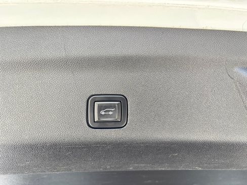 Used 2021 GMC Yukon SLT AWD/4WD image 10