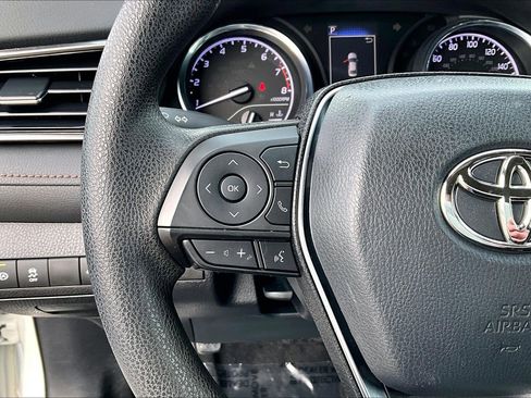 Used 2020 Toyota Camry LE image 12