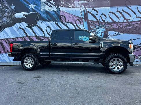 Used 2018 Ford F250 Lariat w/ Lariat Ultimate Package AWD/4WD image 1