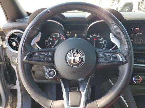 Used 2022 Alfa Romeo Stelvio Sprint image 23