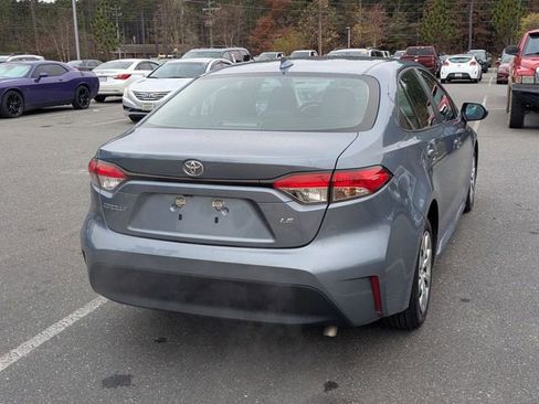 Used 2023 Toyota Corolla LE image 3