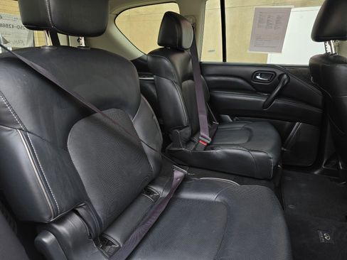 Used 2024 INFINITI QX80 Luxe image 32