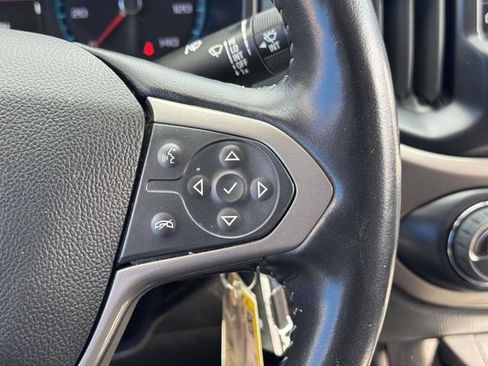 Used 2022 Chevrolet Colorado Z71 AWD/4WD image 24