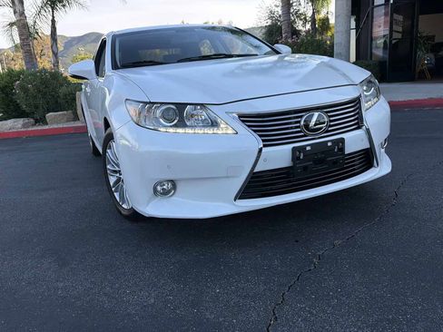 Used 2014 Lexus ES 350 w/ Premium Package FWD image 18