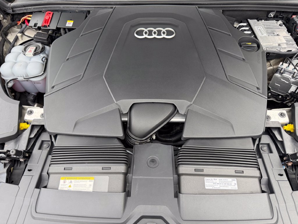 Used 2023 Audi Q8 Premium Plus w/ Premium Plus Package AWD/4WD image 30