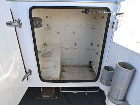 Used 2012 Ford F550 4x4 SuperCab Super Duty w/ Payload Upgrade Pkg image 75