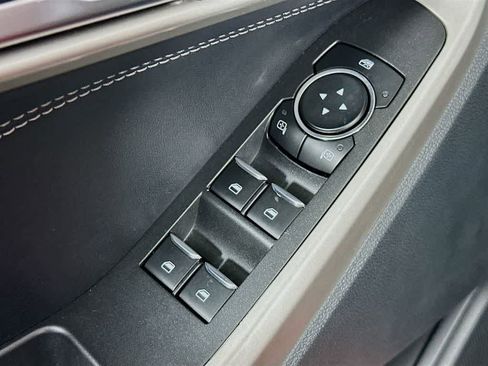 Certified 2022 Ford Explorer XLT w/ Equipment Group 202A image 29